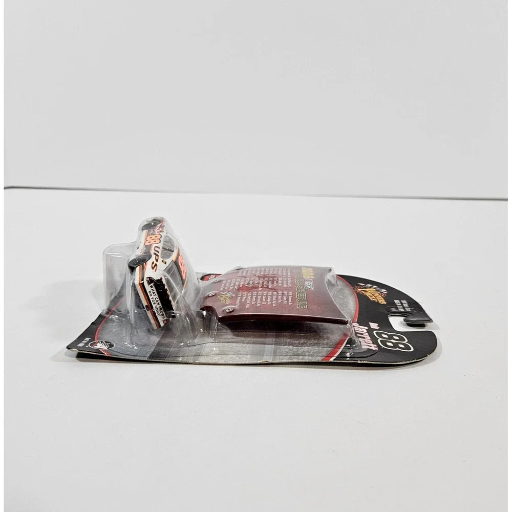 Winners Circle Dale Jarrett 88 UPS 2006 NASCAR 1:64 Diecast Car with Hood Magnet